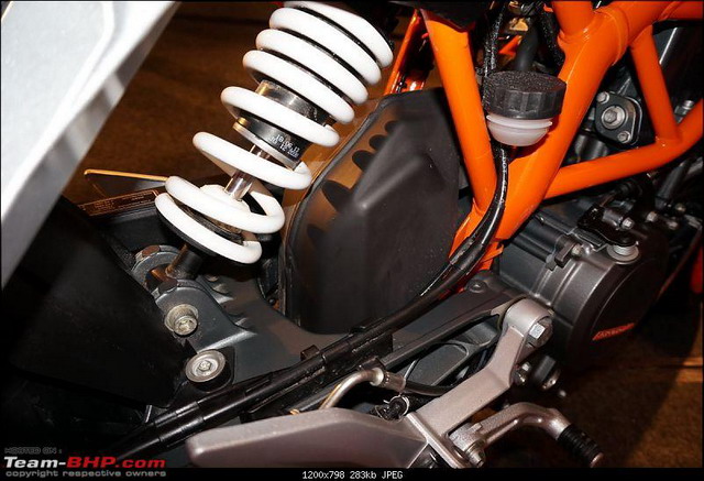 KTM Duke 390 mono shock1